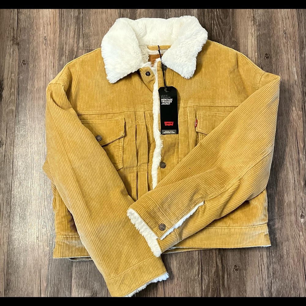 🌻Levi’s Heritage Trucker Jacket🌻